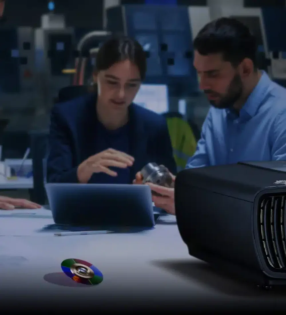 projector-all-team-1.webp
